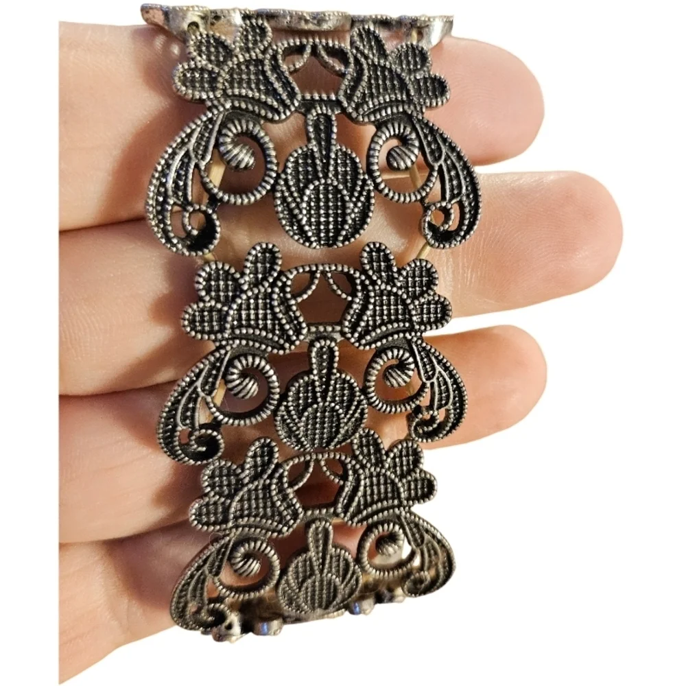 Lot 6 Pieces Bracelets 2 with Charms Assorted